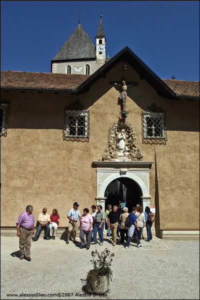 L'ingresso al santuario di San Romedio