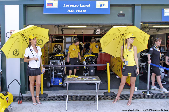 Le paddock girls del team R.G. Ducati